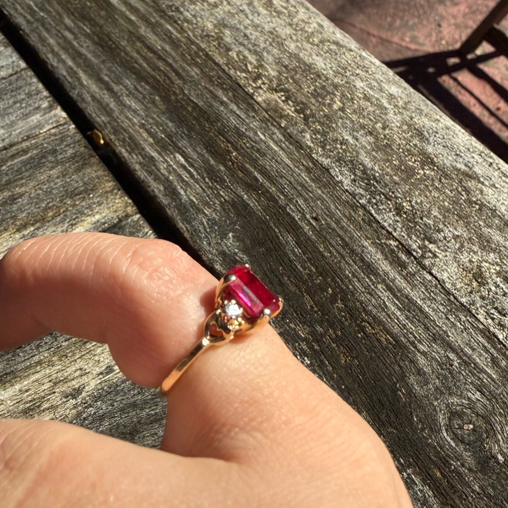 10k Solid Gold Ruby & Diamond Stone Cocktail Ring… - image 3